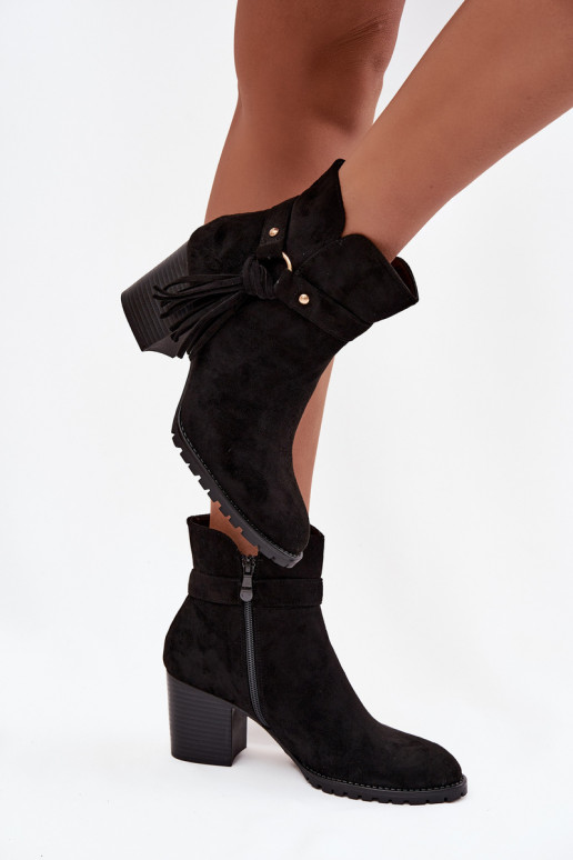 Bottes pour femmes avec des franges couleur noire Rosabella Bottes pour femmes avec des franges couleur noire Rosabella