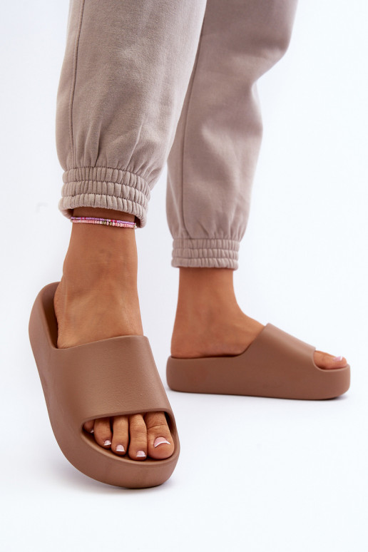 Féminin Chaussons Sur une semelle épaisse marron Oreithano