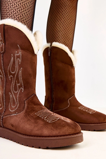 Bottes de neige brunes avec broderie sur la tige Darena