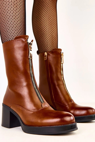 Bottines brunes à talon...