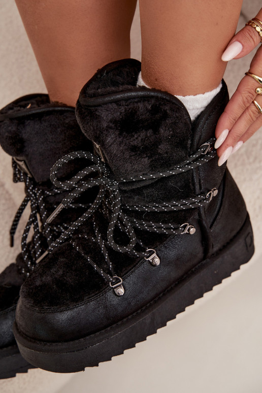 Bottes de neige Féminin avec une plateforme avec un manteau de fourrure D.Franklin DFSH37005 couleur noire