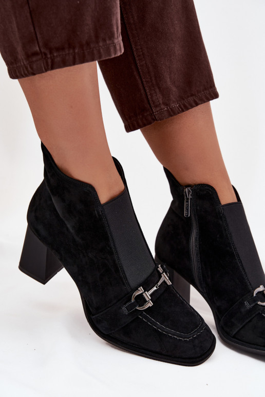 Bottes pour femmesActivéturalnego en daimu avec des talons Artiker 57C0124 couleur noire