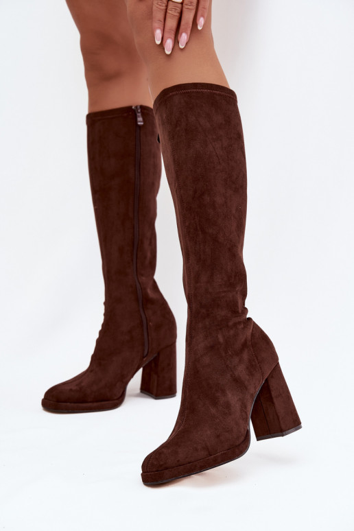 Bottes longues pour femmes avec coutures sur talons empilés couleur marron "Brivana" Bottes longues pour femmes avec coutures sur talons empilés couleur marron "Brivana"