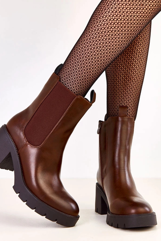 Bottines marron à talon avec...