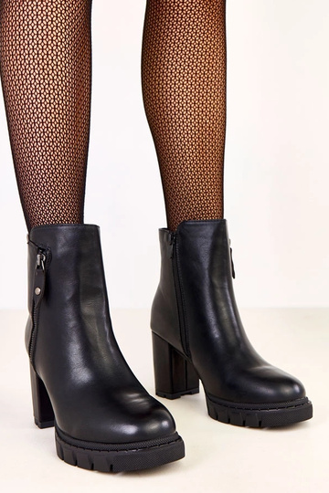 Bottines noires à talon avec fermeture éclair décorative Kolles