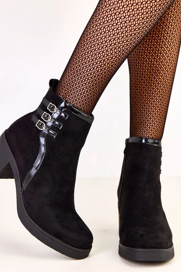 Bottines noires à talon en... 2