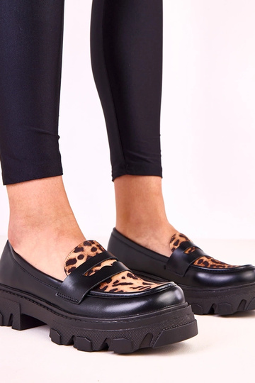 Mocassins noirs avec accent à motif léopard Loles
