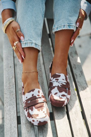 Mocassins plats pour femmes avec patchs couleur marron et blanc "Soreline" 2