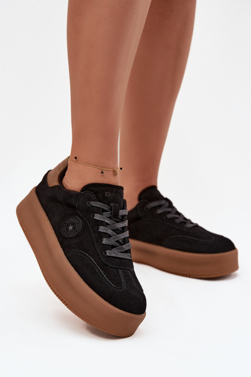 Chaussures modèle baskets Féminin avec une plateforme Big Star SS274761 couleur noire