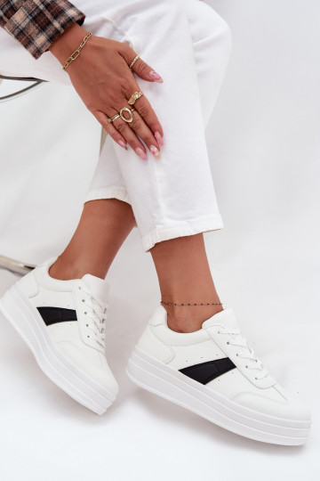 Chaussures modèle baskets Féminin avec une plateforme couleur blanche Elvessia