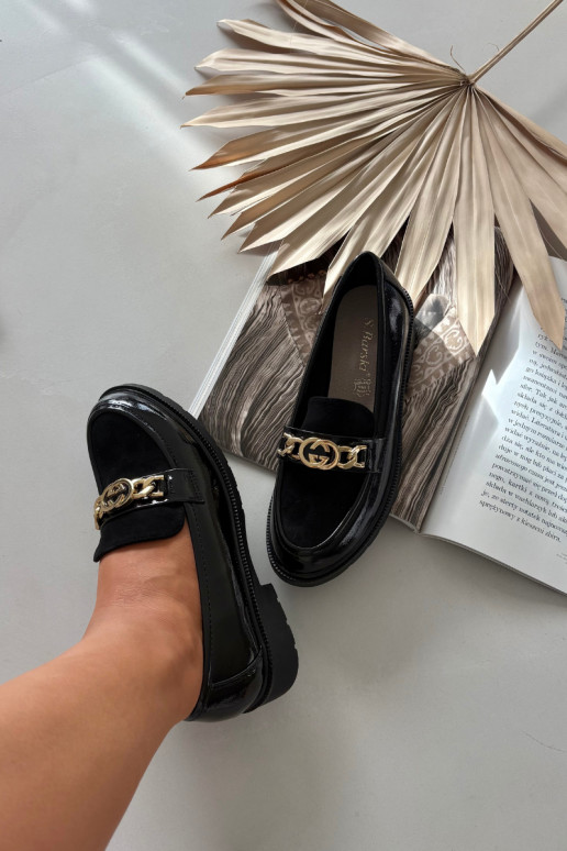 Mocassins laqués Féminin avec des détails dorés S.Barski HY52-540 couleur noire