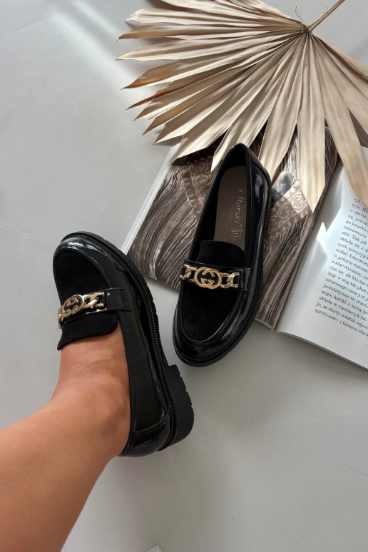 Mocassins laqués Féminin avec des détails dorés S.Barski HY52-540 couleur noire