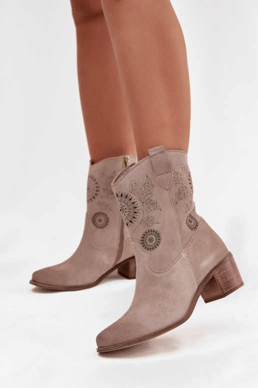 en daim Peau Bottes pour femmes avec des éléments ajourés avec des talons Zazoo 3844 couleur cappuccino