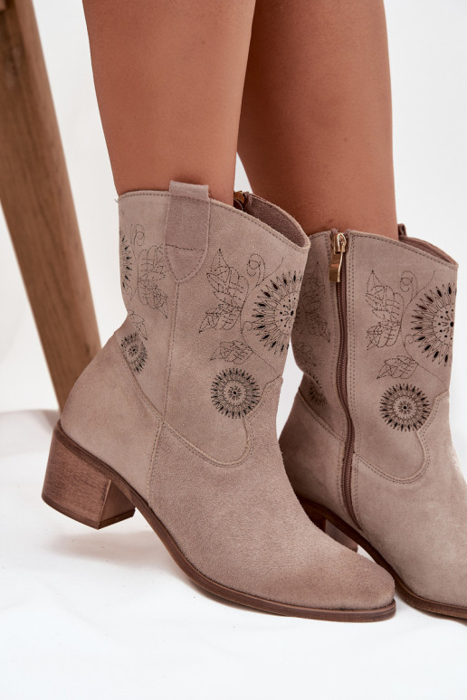 en daim Peau Bottes pour femmes avec des éléments ajourés avec des talons Zazoo 3844 couleur cappuccino