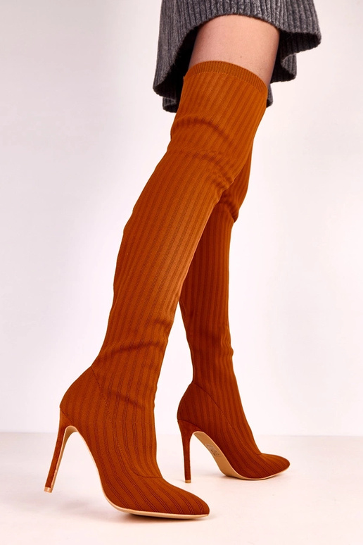 Bottes en tissu au-dessus du genou...