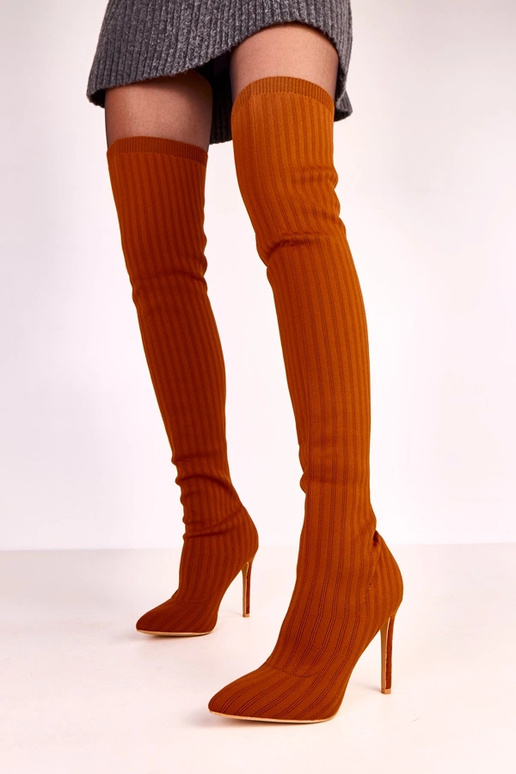 Bottes en tissu au-dessus du genou...