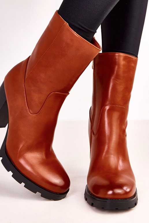 Bottines marron pour femmes sur talon... Bottines marron pour femmes sur talon...