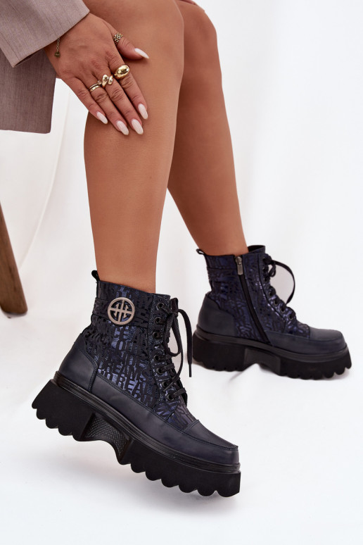 Peau Bottes pour femmes avec une plateforme avec des écrits I Ozdobnym Detalem Artiker 57C2271 bleu foncé Peau Bottes pour femmes avec une plateforme avec des écrits I Ozdobnym Detalem Artiker 57C2271 bleu foncé