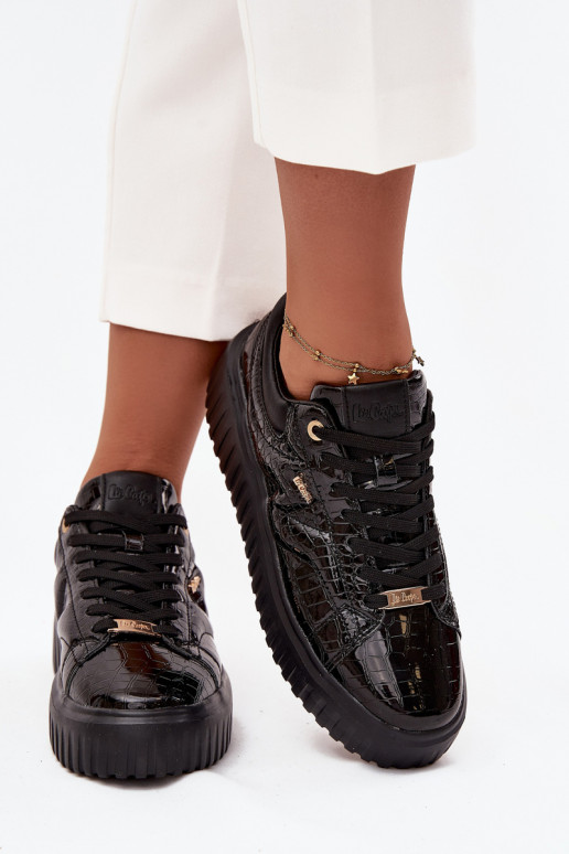 avec effet vernis Chaussures modèle baskets Féminin avec une plateforme Lee Cooper LCJ-25-09-3870 couleur noire avec effet vernis Chaussures modèle baskets Féminin avec une plateforme Lee Cooper LCJ-25-09-3870 couleur noire