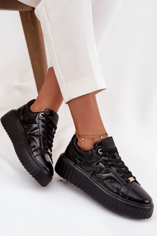 avec effet vernis Chaussures modèle baskets Féminin avec une plateforme Lee Cooper LCJ-25-09-3870 couleur noire avec effet vernis Chaussures modèle baskets Féminin avec une plateforme Lee Cooper LCJ-25-09-3870 couleur noire