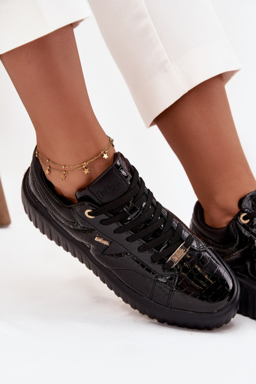 avec effet vernis Chaussures modèle baskets Féminin avec une plateforme Lee Cooper LCJ-25-09-3870 couleur noire avec effet vernis Chaussures modèle baskets Féminin avec une plateforme Lee Cooper LCJ-25-09-3870 couleur noire