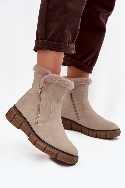 Bottes de neige Féminin avec une plateforme avec un manteau de fourrure beige Briselle Bottes de neige Féminin avec une plateforme avec un manteau de fourrure beige Briselle