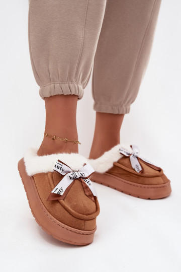 Chaussons pour femmes avec fourrure et nœud, couleur marron « Fenella »