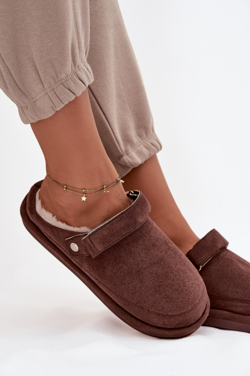 Chaussons Féminin avec des sangles réchauffer avec de la fourrure à l intérieur CzekoladoÀe Rilena Chaussons Féminin avec des sangles réchauffer avec de la fourrure à l intérieur CzekoladoÀe Rilena