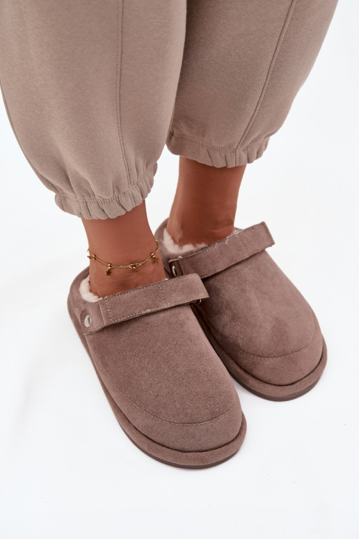 Chaussons Féminin avec des sangles réchauffer avec de la fourrure à l intérieur beige Rilena Chaussons Féminin avec des sangles réchauffer avec de la fourrure à l intérieur beige Rilena