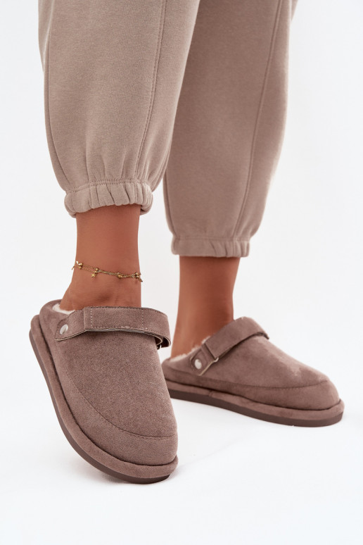 Chaussons Féminin avec des sangles réchauffer avec de la fourrure à l intérieur beige Rilena Chaussons Féminin avec des sangles réchauffer avec de la fourrure à l intérieur beige Rilena