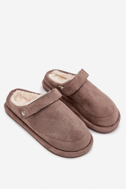 Chaussons Féminin avec des sangles réchauffer avec de la fourrure à l intérieur beige Rilena Chaussons Féminin avec des sangles réchauffer avec de la fourrure à l intérieur beige Rilena