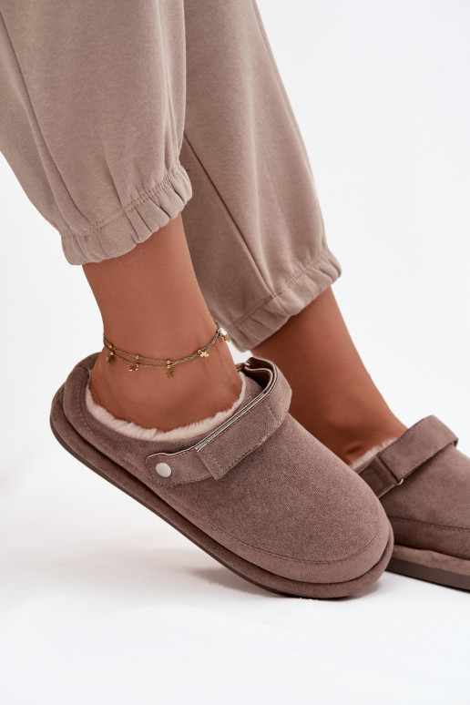 Chaussons Féminin avec des sangles réchauffer avec de la fourrure à l intérieur beige Rilena Chaussons Féminin avec des sangles réchauffer avec de la fourrure à l intérieur beige Rilena