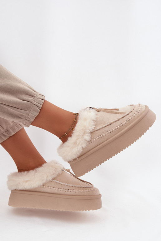 Bottes de neige Féminin avec un manteau de fourrure avec une plateforme beige Rosmira Bottes de neige Féminin avec un manteau de fourrure avec une plateforme beige Rosmira
