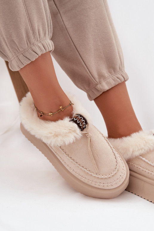 Bottes de neige Féminin avec un manteau de fourrure avec une plateforme beige Rosmira Bottes de neige Féminin avec un manteau de fourrure avec une plateforme beige Rosmira