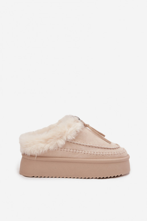 Bottes de neige Féminin avec un manteau de fourrure avec une plateforme beige Rosmira Bottes de neige Féminin avec un manteau de fourrure avec une plateforme beige Rosmira