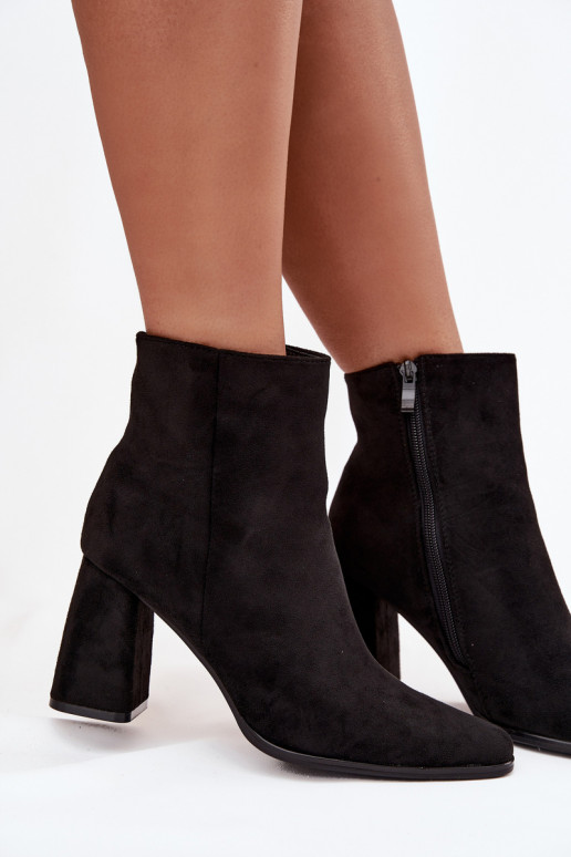 Bottes pour femmesen daim écologiqueu couleur noire Inessa Bottes pour femmesen daim écologiqueu couleur noire Inessa