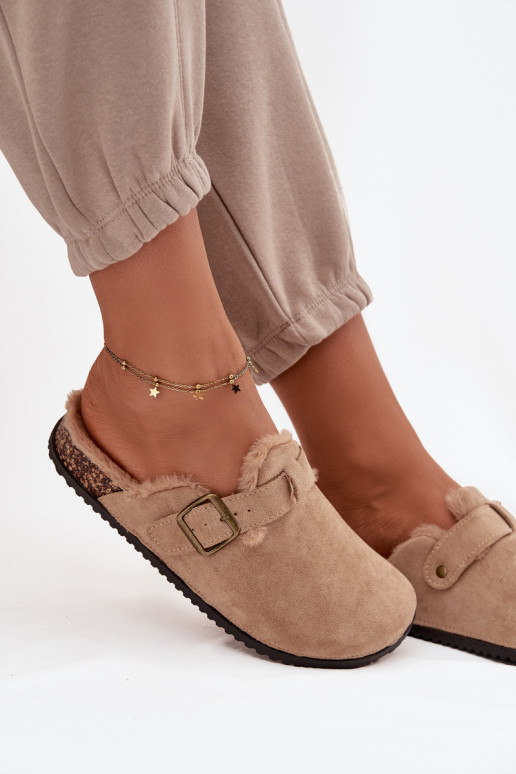 Chaussons Sabots Féminin réchauffer avec de la fourrure à l intérieur avec boucles beige Sylisse Chaussons Sabots Féminin réchauffer avec de la fourrure à l intérieur avec boucles beige Sylisse