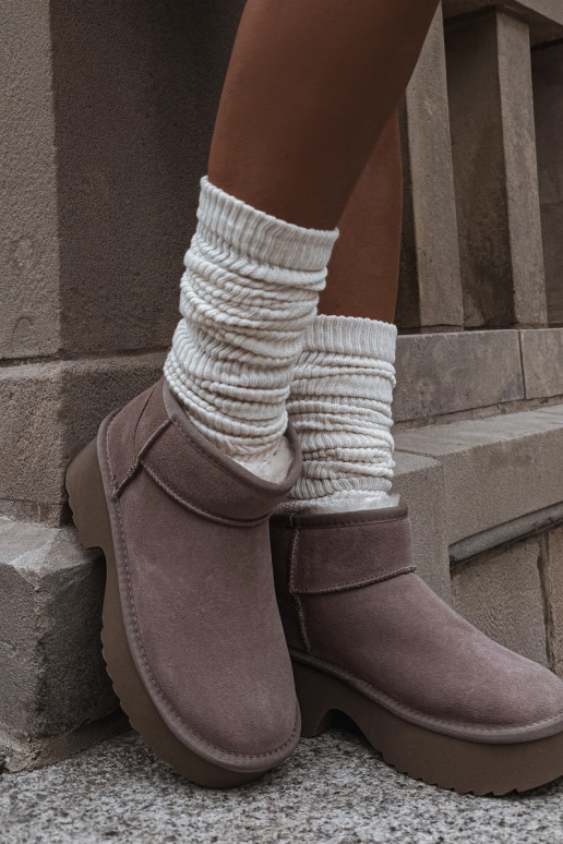 Bottes de neige FémininActivéturalnego en daimu réchauffer avec de la fourrure à l intérieur couleur kaki Milora Bottes de neige FémininActivéturalnego en daimu réchauffer avec de la fourrure à l intérieur couleur kaki Milora