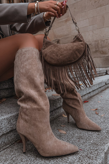 Bottes longues à enfiler pour femmes avec petits talons en daim synthétique, couleur sable Noretta