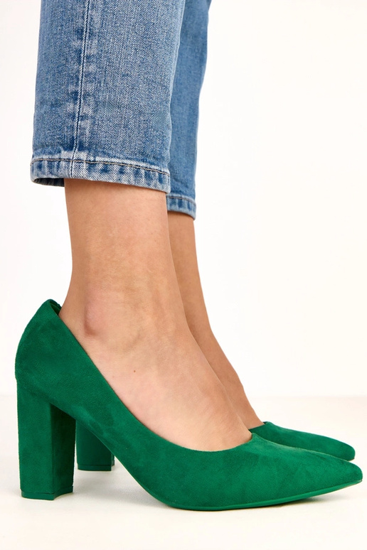 Sandales vertes en suède synthétique... Sandales vertes en suède synthétique...