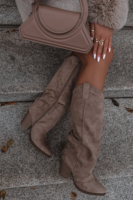 réchauffer bottes style coÀ-boy avec des talonsen daim écologiqueu beige Il fautvine réchauffer bottes style coÀ-boy avec des talonsen daim écologiqueu beige Il fautvine