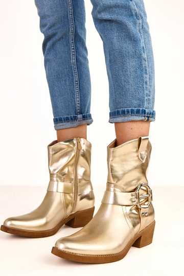 Bottes de cowboy dorées à talon avec boucle décorative Cedisa