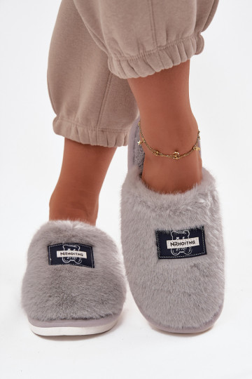 chaussures fait maison Chaussons Féminin avec un manteau de fourrure couleur grise Il fautelis