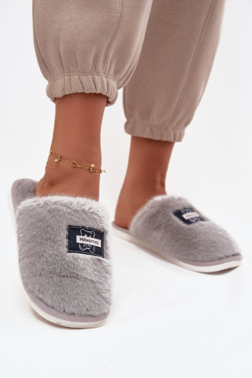 chaussures fait maison Chaussons Féminin avec un manteau de fourrure couleur grise Il fautelis 2