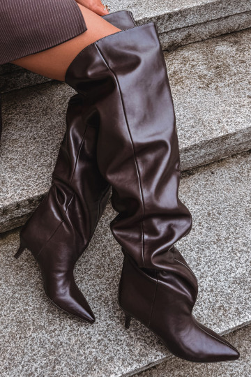 Un modèle convaincant bottes pour femmes avec des talons fins CzekoladoÀe Ysolienne