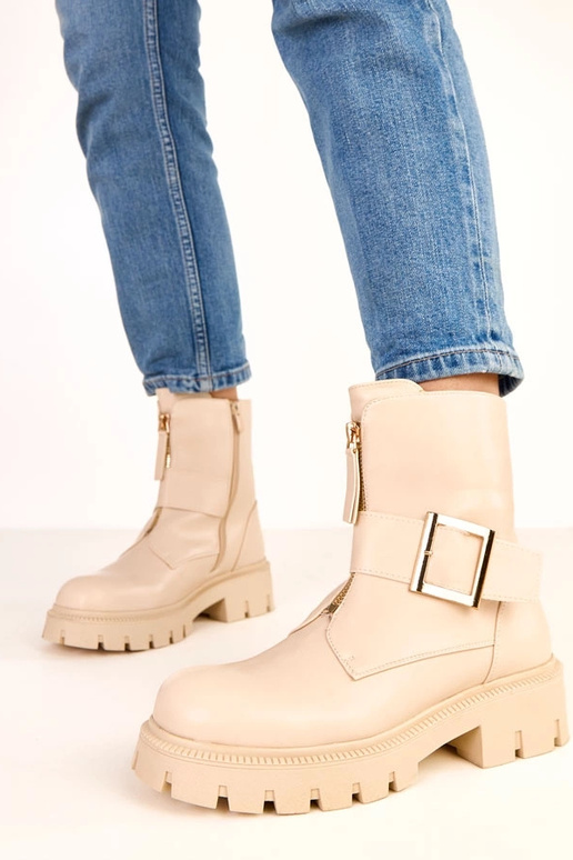 Bottines beiges sur plateforme avec... Bottines beiges sur plateforme avec...