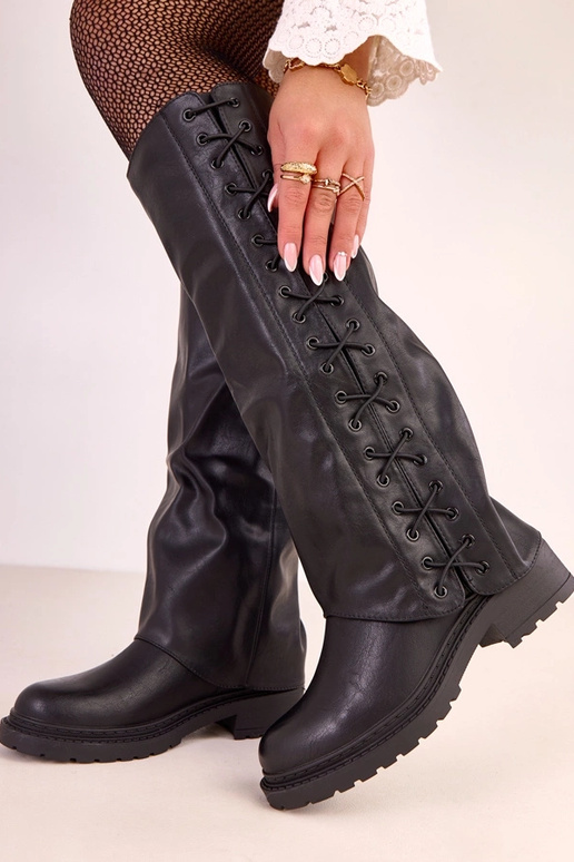 Bottes hautes noires avec tige... Bottes hautes noires avec tige...