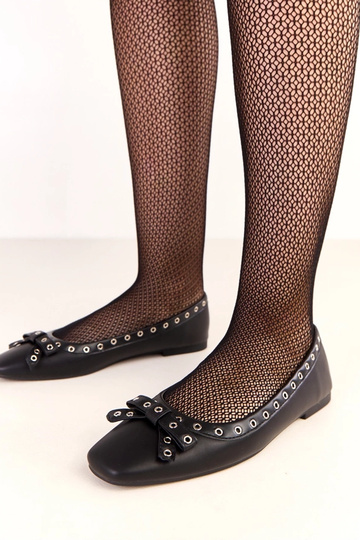 Ballerines Baisa en cuir noir avec œillets décoratifs et rubans