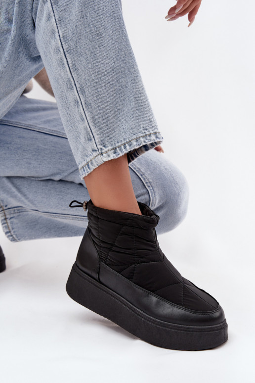 Bottes de neige Féminin avec une plateforme réchauffer avec de la fourrure à l intérieur couleur noire Tahlira Bottes de neige Féminin avec une plateforme réchauffer avec de la fourrure à l intérieur couleur noire Tahlira