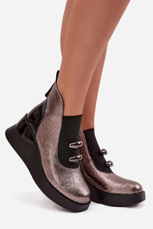 Bottes pour femmes Sur un coin D&A MR52-106 Conception métallique Bottes pour femmes Sur un coin D&A MR52-106 Conception métallique